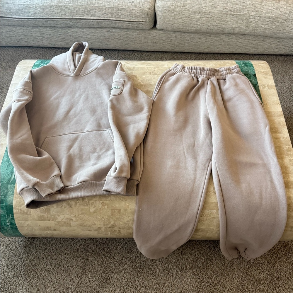 Women’s Comfrt Tan/mauve Sweatshirt and Sweatpants SET